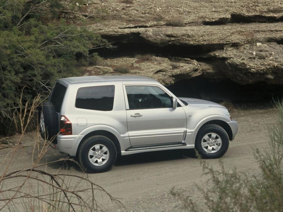  Mitsubishi Pajero 3-Door III 1999 года  (фото 6 из 12)